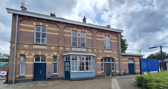 Schouw station Veenendaal-De Klomp en station Wolfheze